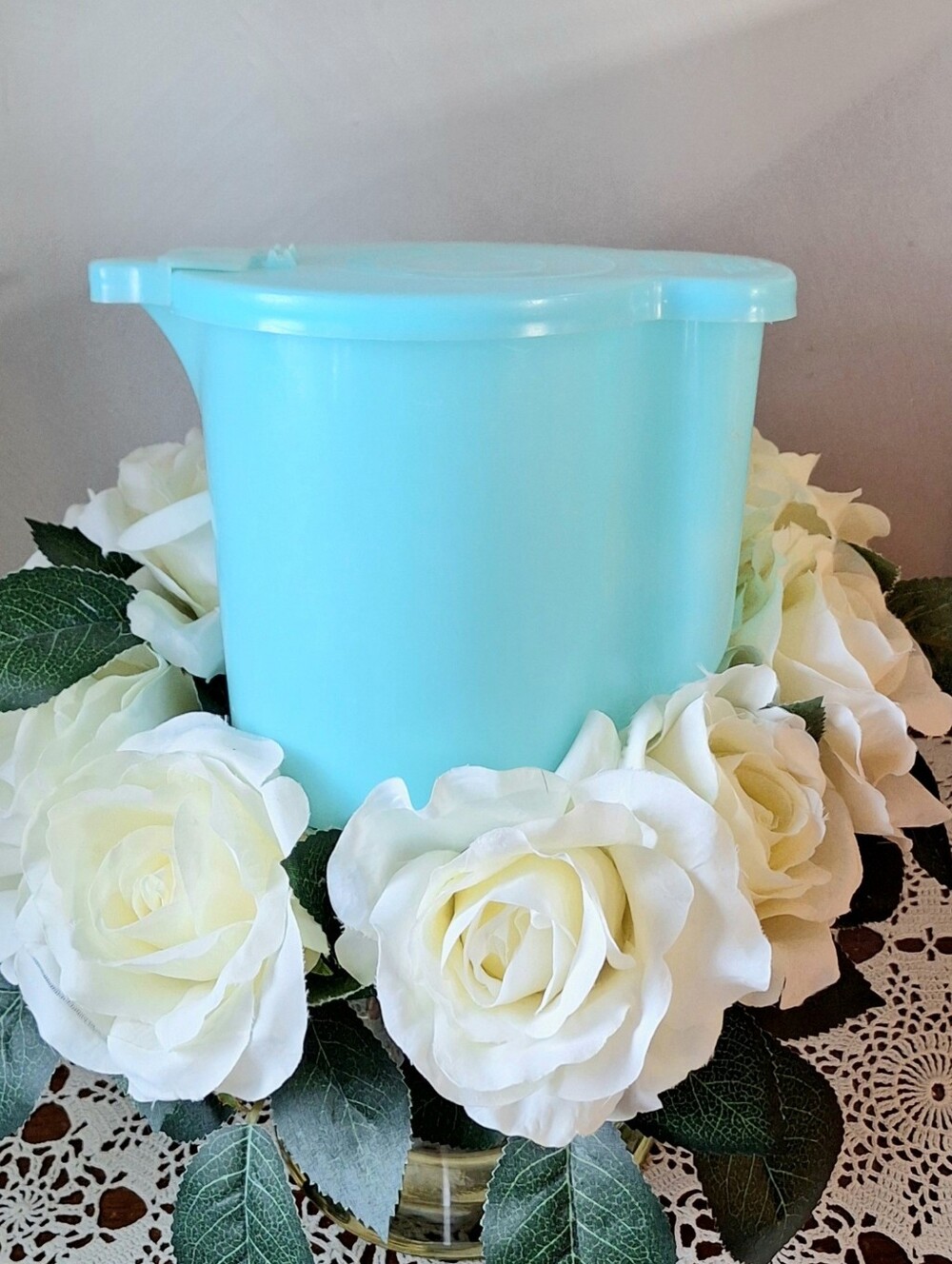 Vintage 50's Tupperware Flip to Lid Milk Creamer 1 Quart Pitcher, #447-4, 131-2